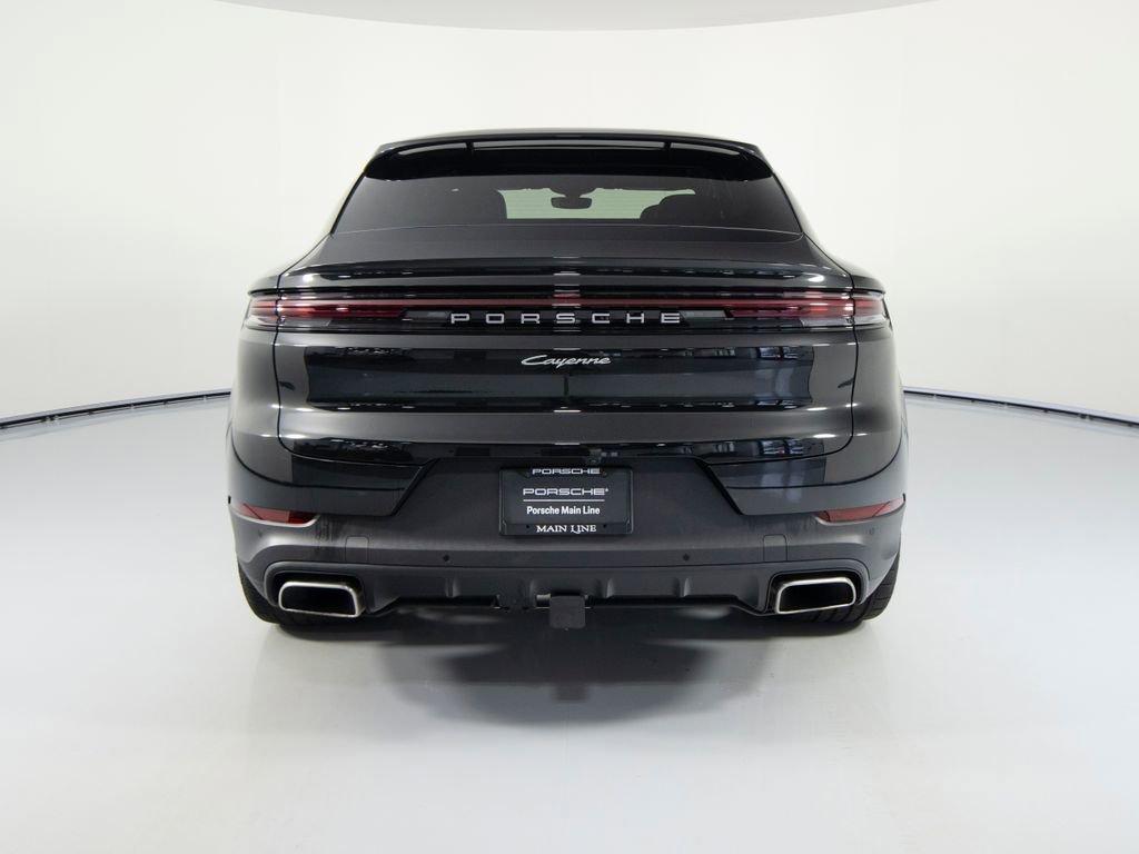 Certified 2025 Porsche Cayenne Coupe image 9