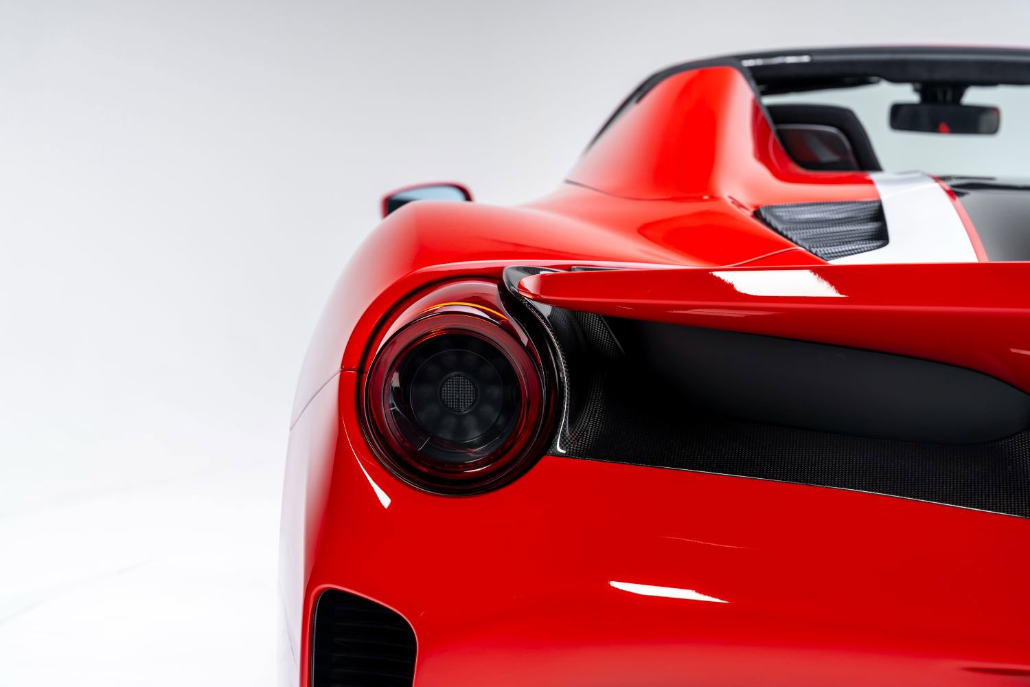 Used 2020 Ferrari 488 Pista Spider image 30