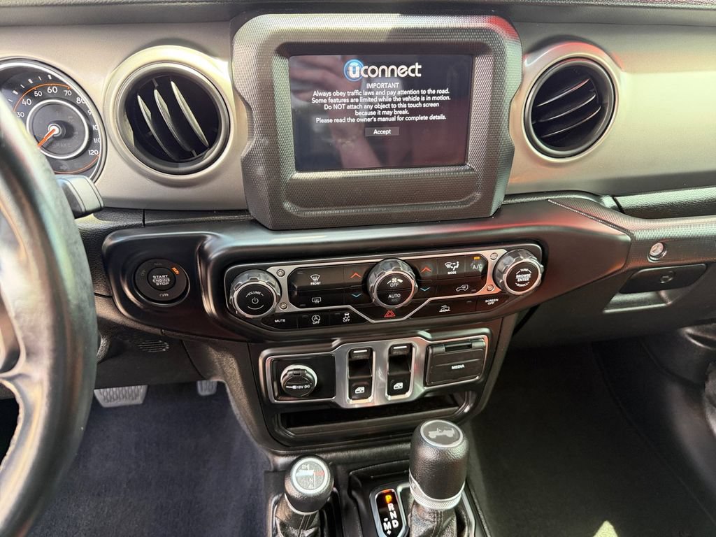 Used 2021 Jeep Wrangler Sport S AWD/4WD image 12