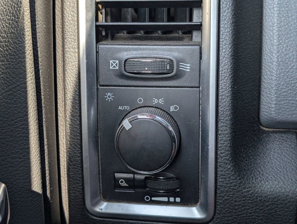 Used 2017 RAM 3500 SLT image 15