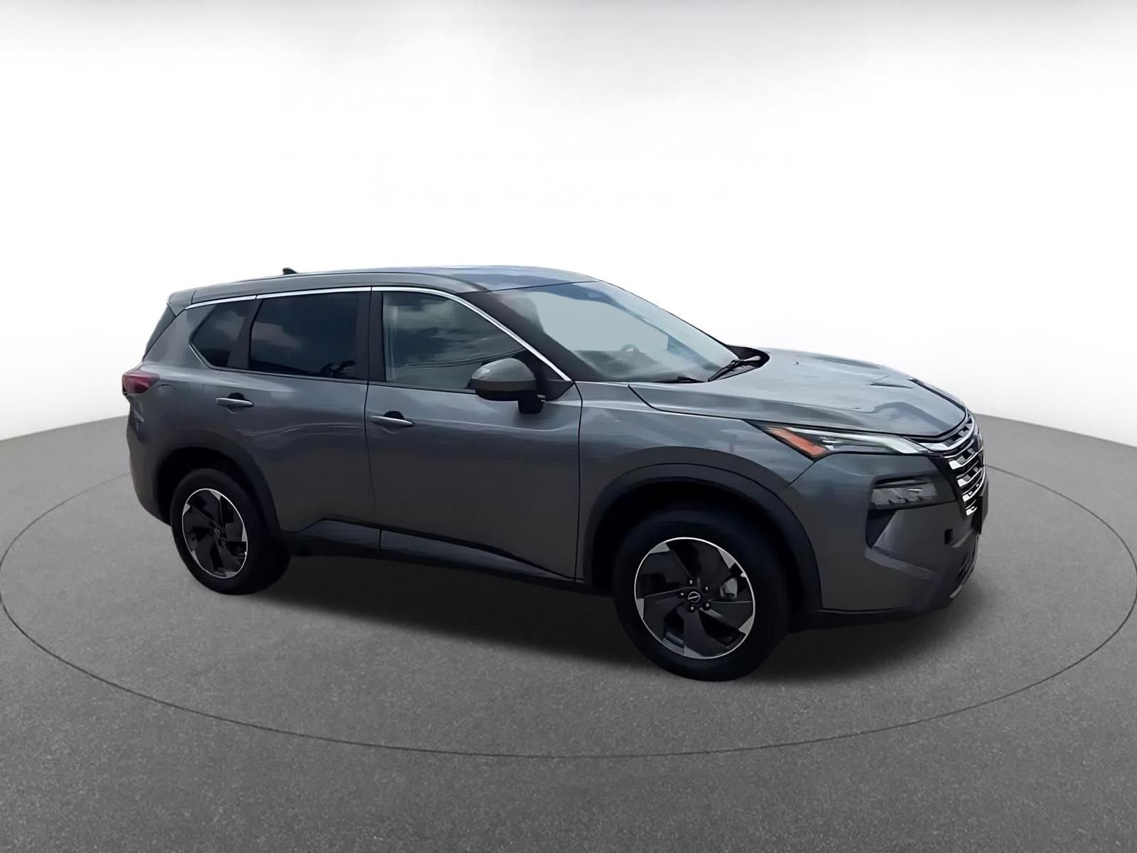 Used 2025 Nissan Rogue SV FWD image 2