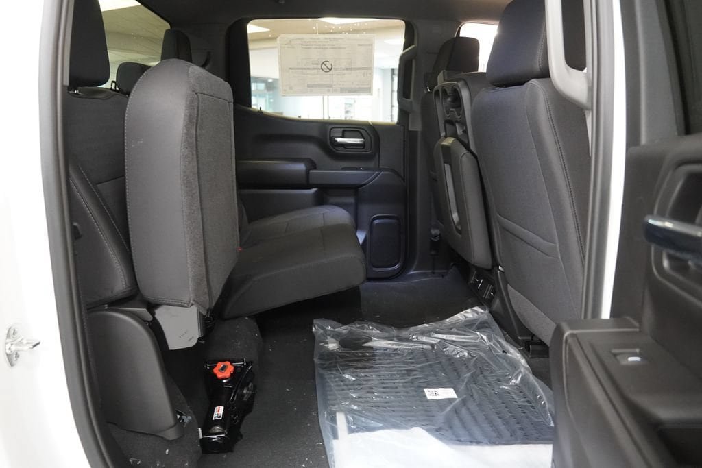 New 2026 Chevrolet Silverado 1500 Custom w/ Turbomax Blackout Package AWD/4WD image 29