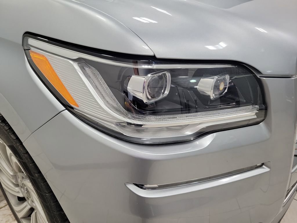 Used 2022 Lincoln Navigator Reserve image 7