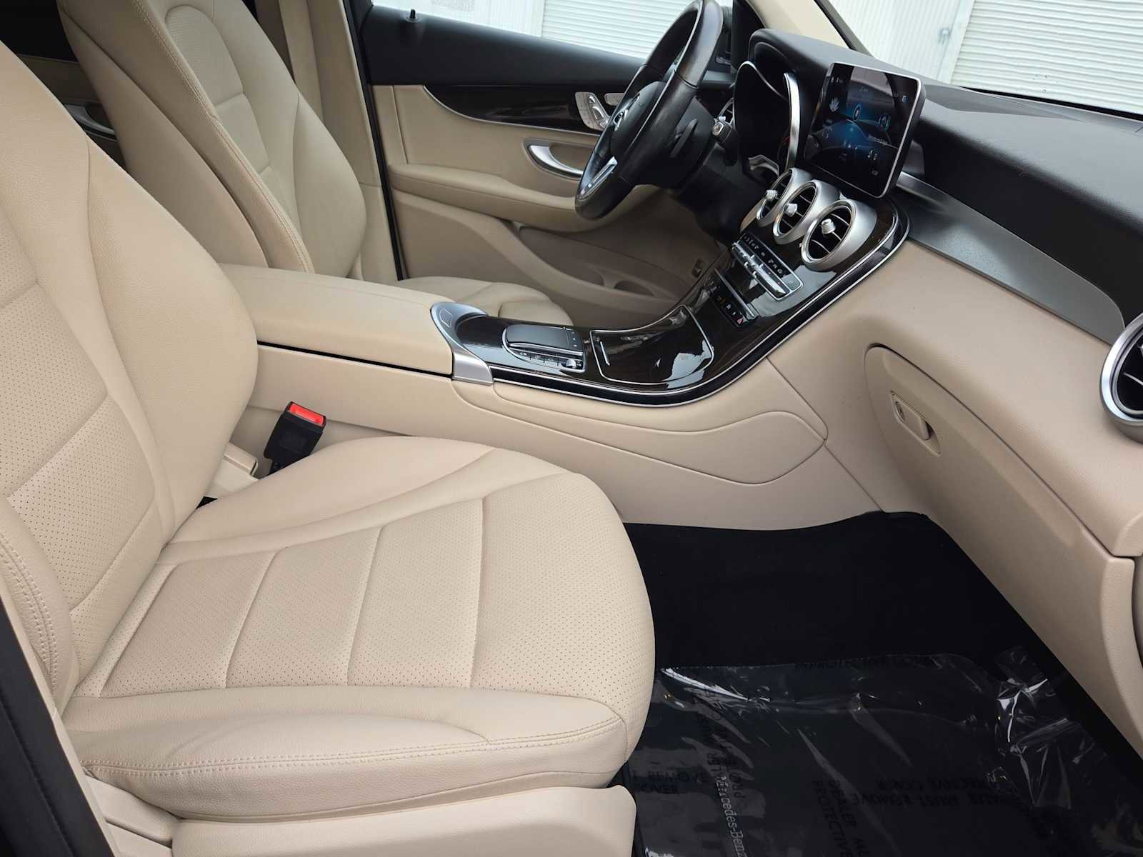 Used 2022 Mercedes-Benz GLC 300 4MATIC image 20
