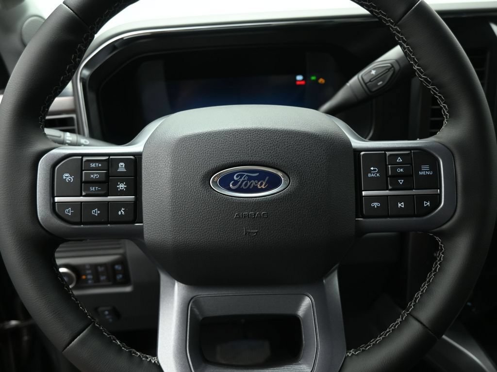 New 2026 Ford F250 Lariat w/ Black Appearance Package AWD/4WD image 12