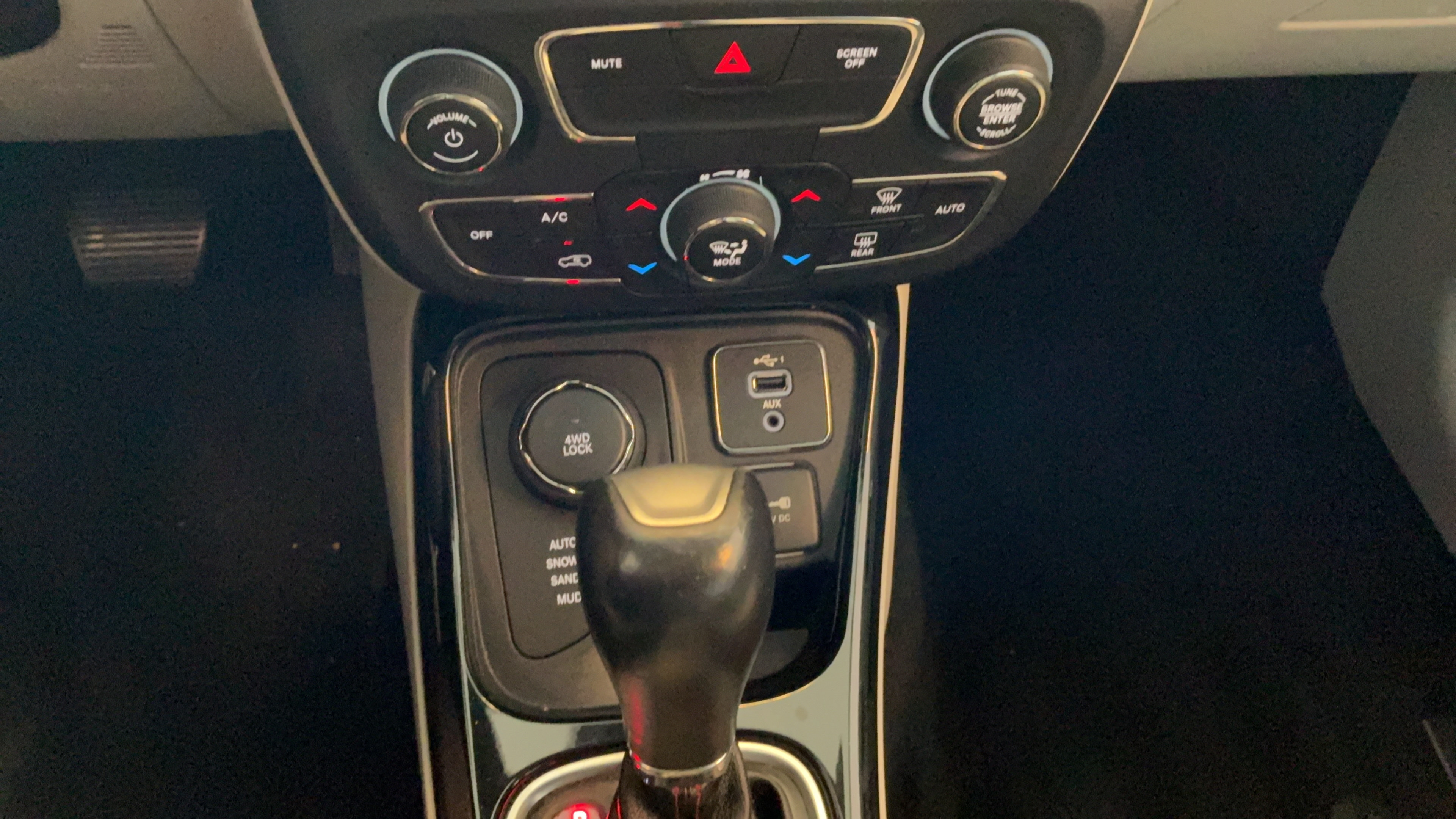 Used 2020 Jeep Compass Limited AWD/4WD image 14