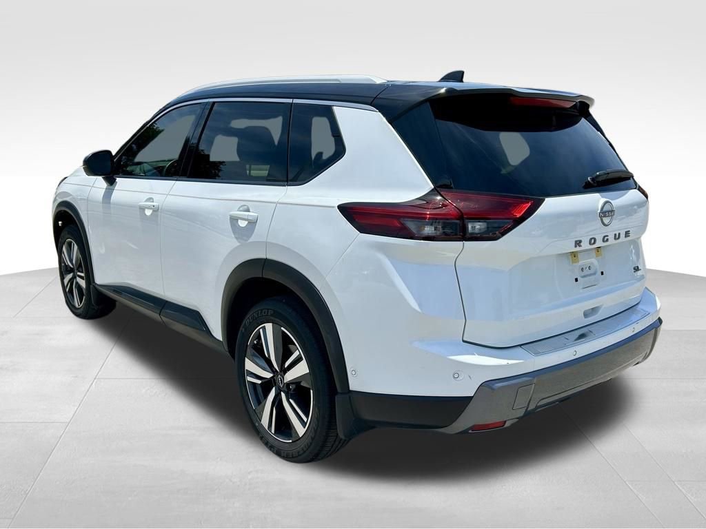 Certified 2024 Nissan Rogue SL w/ SL Premium Package FWD image 9