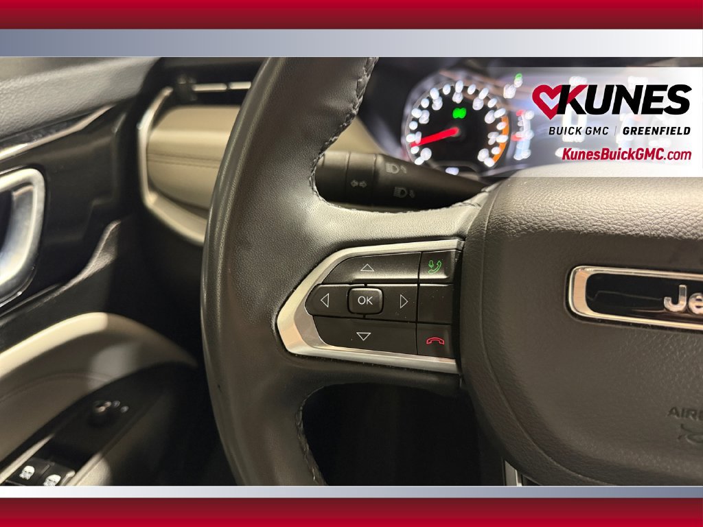 Used 2025 Jeep Compass Limited AWD/4WD image 17