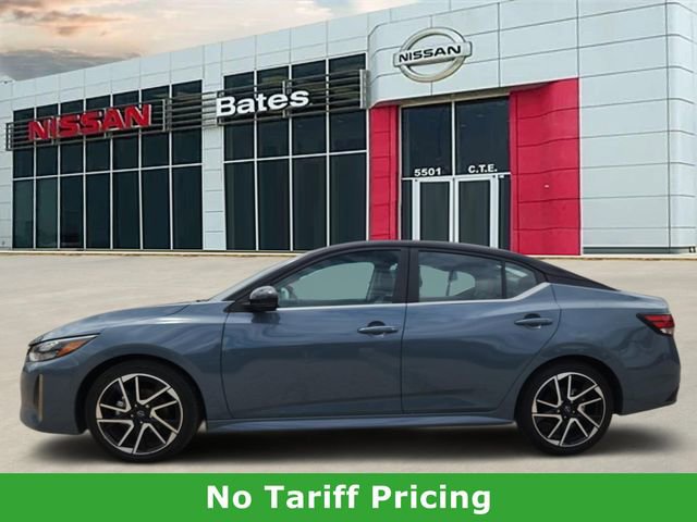 Used 2025 Nissan Sentra SR w/ SR Premium Package FWD image 3