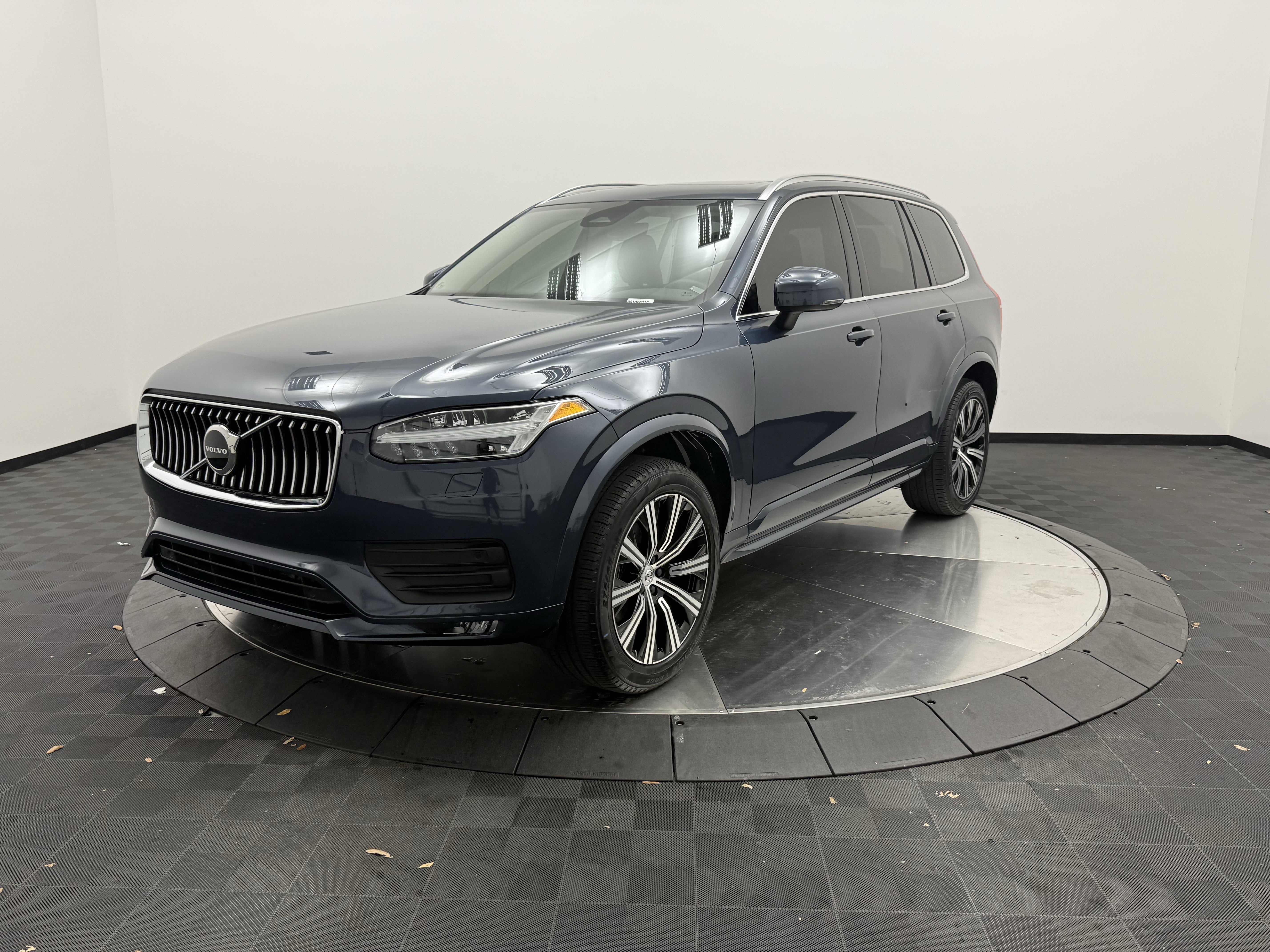 Certified 2023 Volvo XC90 B5 Core w/ Protection Package Premier AWD/4WD image 3