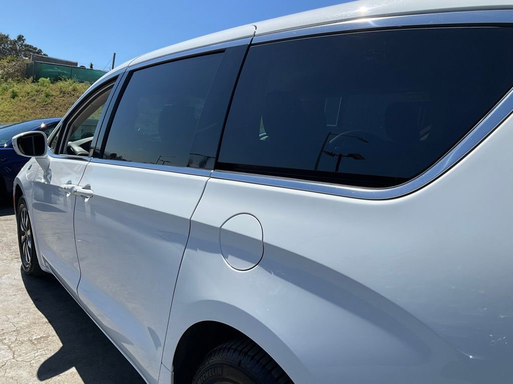 Used 2022 Chrysler Pacifica Touring-L w/ Uconnect Theater Family Group image 97