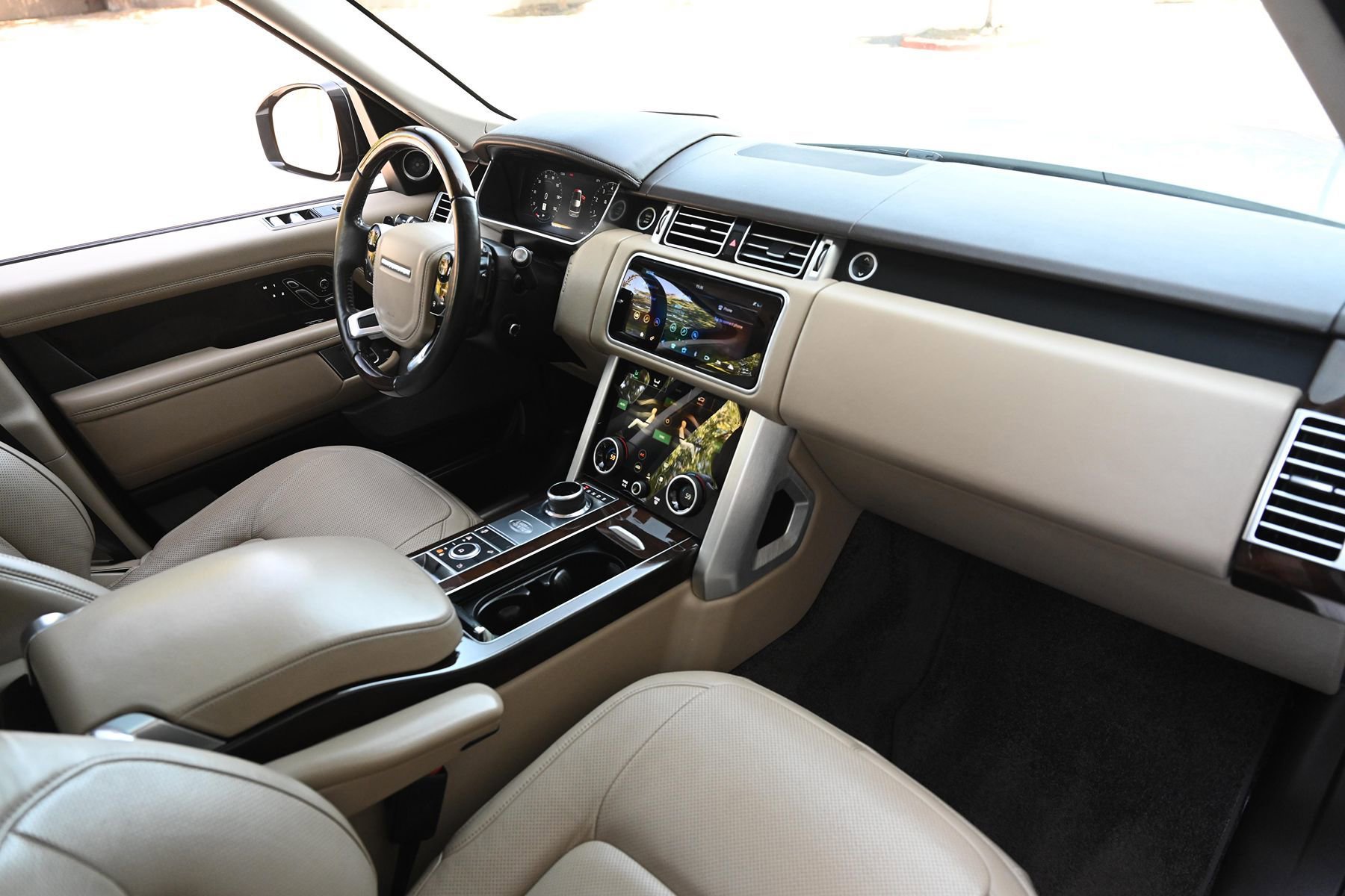 Used 2018 Land Rover Range Rover HSE AWD/4WD image 20