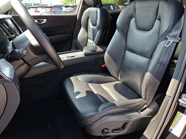 Used 2018 Volvo XC60 T5 Momentum w/ Vision Package AWD/4WD image 13