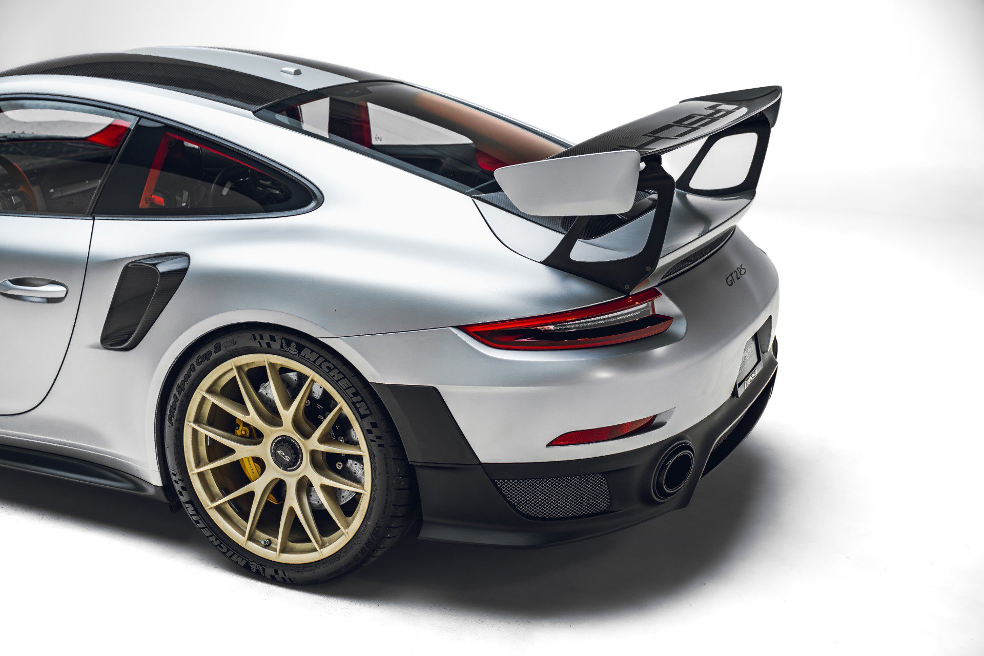 Used 2018 Porsche 911 GT2 RS RWD image 10