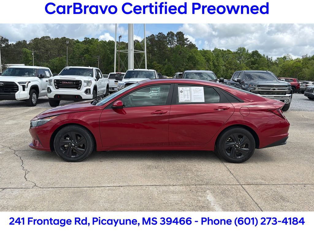 Used 2023 Hyundai Elantra SEL w/ Cargo Package image 3