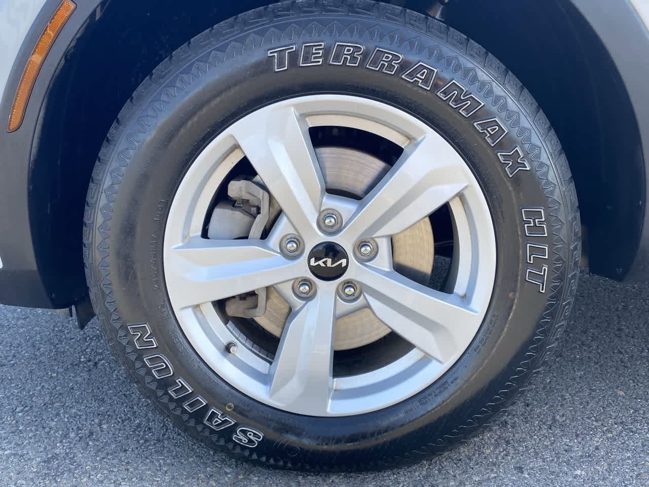 Used 2022 Kia Sorento LX AWD/4WD image 10
