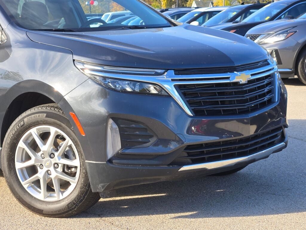 Used 2023 Chevrolet Equinox LT image 3