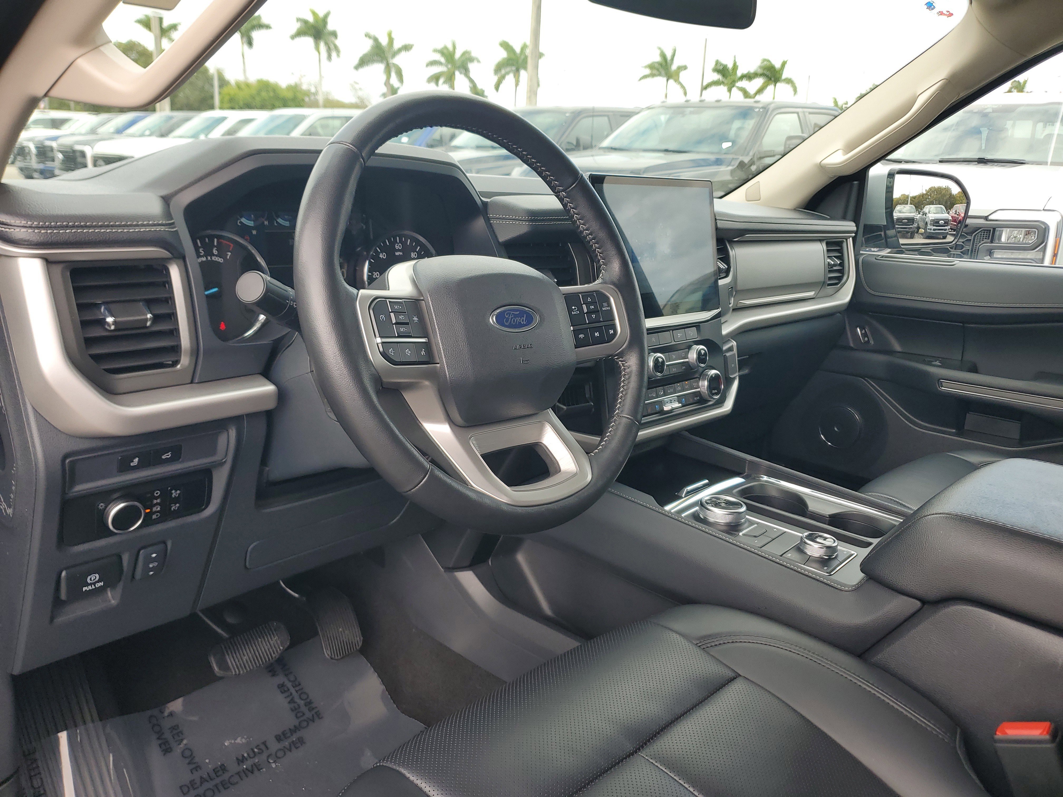 Used 2024 Ford Expedition Max XLT image 9