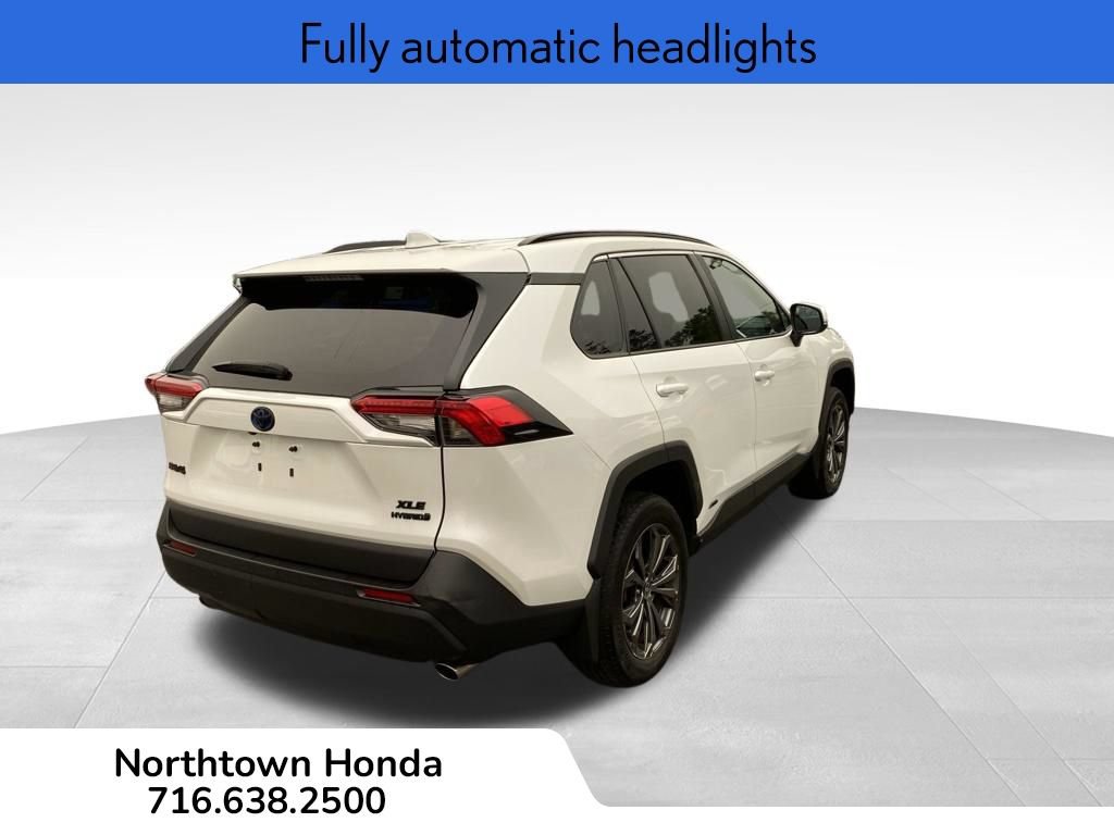 Used 2023 Toyota RAV4 XLE Premium AWD/4WD image 9