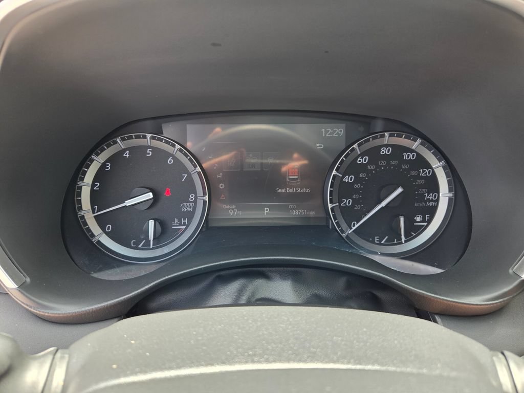 Used 2021 Toyota Highlander XLE FWD image 34