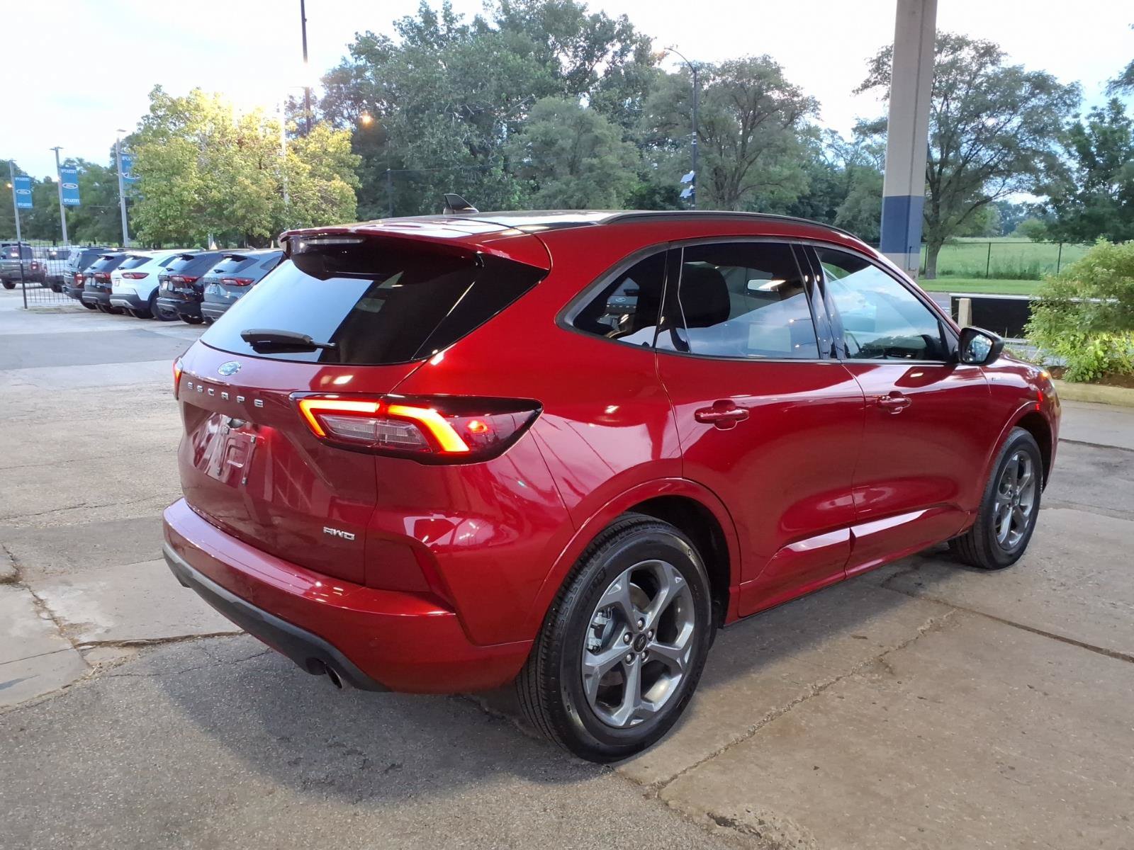 Certified 2024 Ford Escape ST-Line w/ Tech Pack #1 AWD/4WD image 3