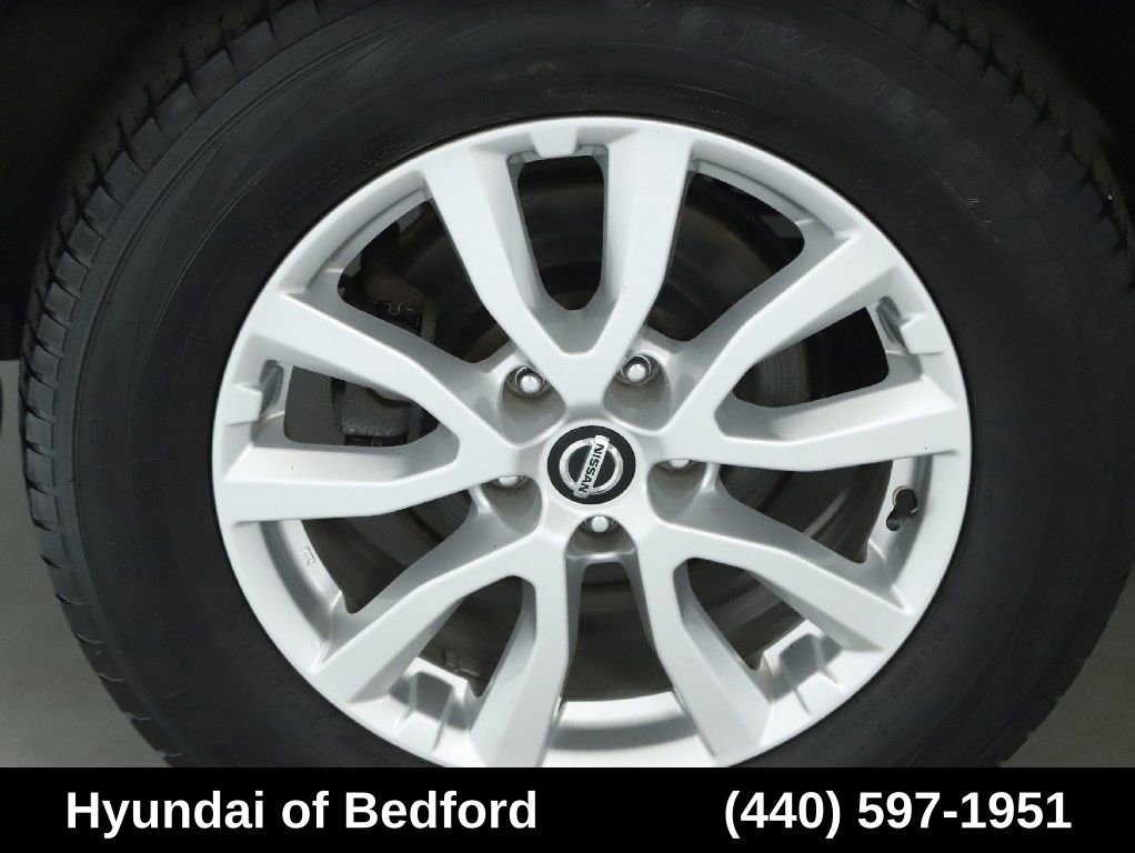 Used 2020 Nissan Rogue S w/ Special Edition Package FWD image 13