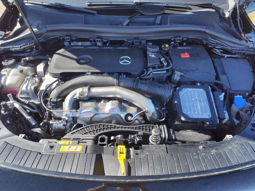 Certified 2025 Mercedes-Benz GLA 250 4MATIC image 9