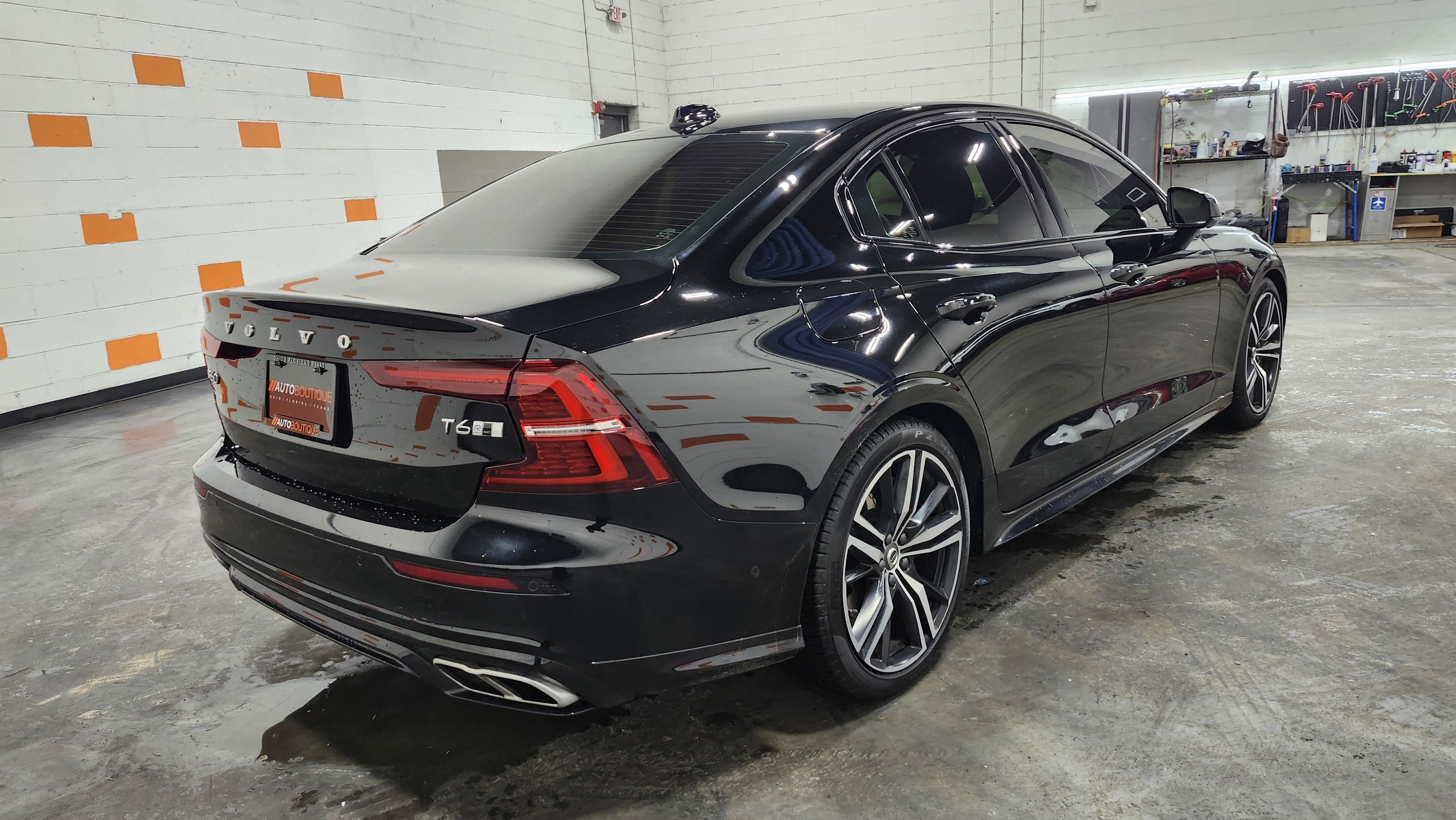 Used 2020 Volvo S60 T6 R-Design image 18