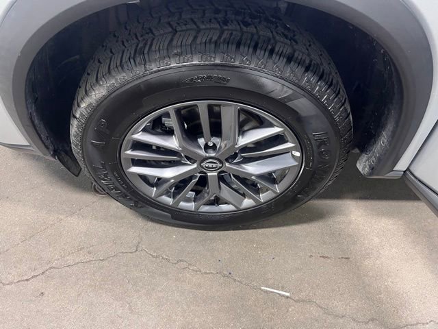 Used 2024 Nissan Rogue S image 29