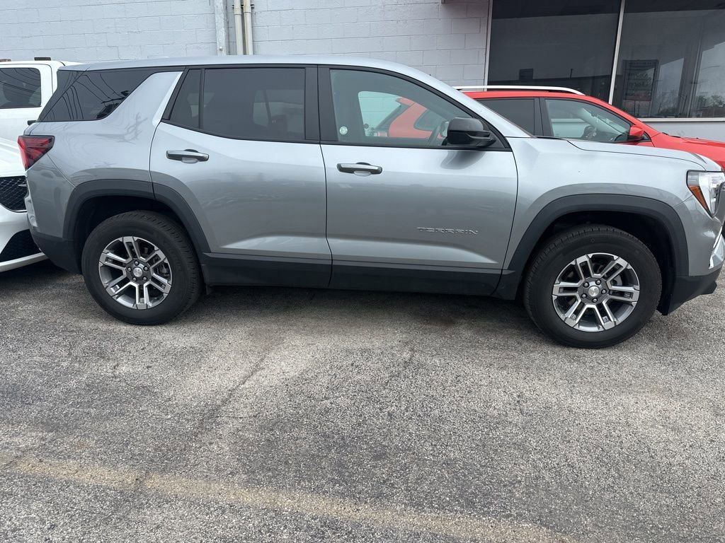 Used 2025 GMC Terrain Elevation AWD/4WD image 2