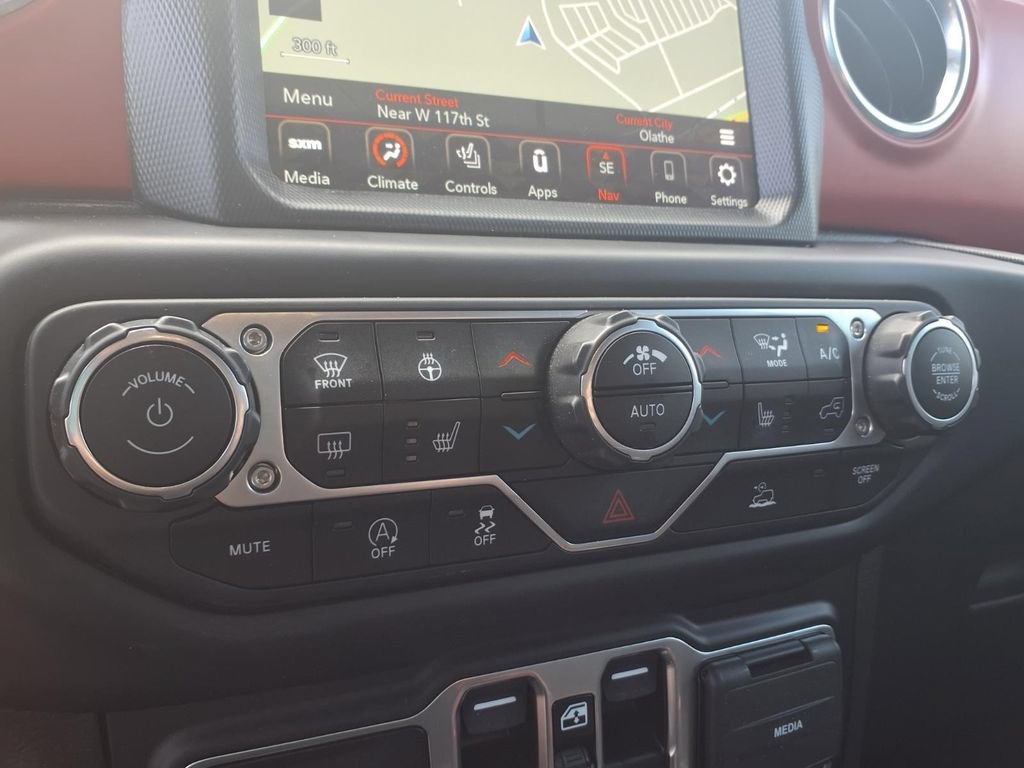 Used 2023 Jeep Gladiator Rubicon w/ Cold Weather Group AWD/4WD image 8