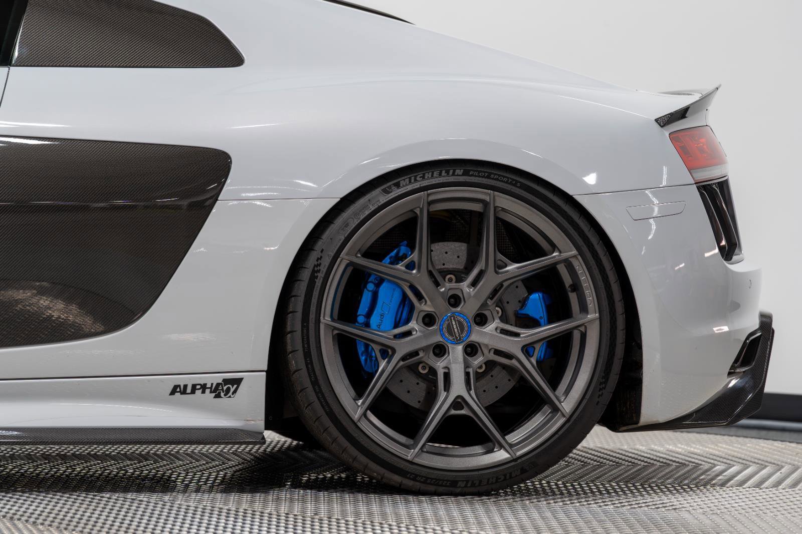 Used 2017 Audi R8 V10 plus w/ Full Leather Package image 12