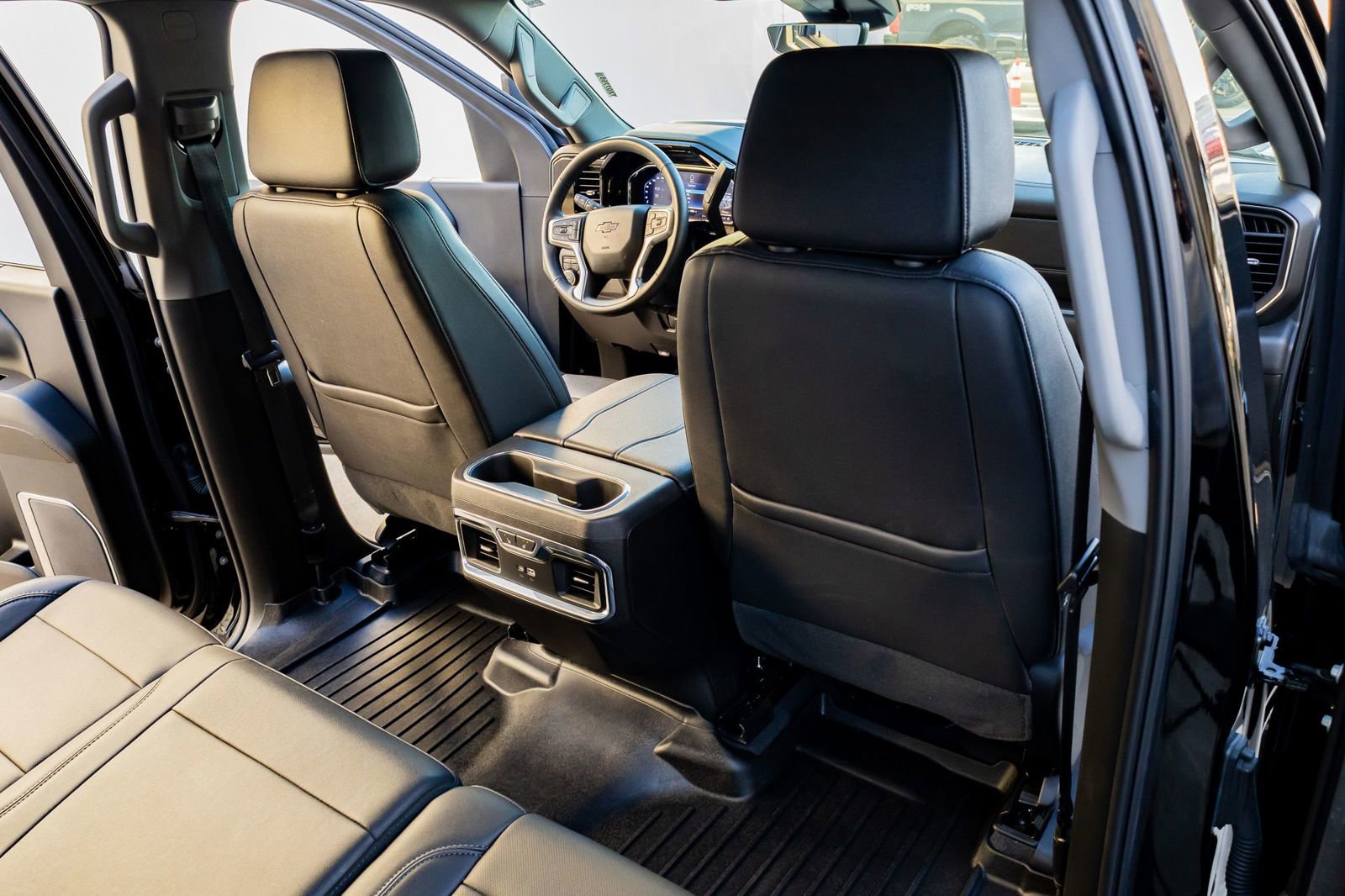 Used 2024 Chevrolet Silverado 2500 LTZ w/ LTZ Plus Package image 32