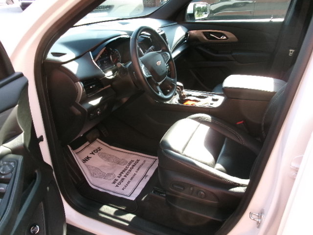 Used 2023 Chevrolet Traverse LT FWD image 17