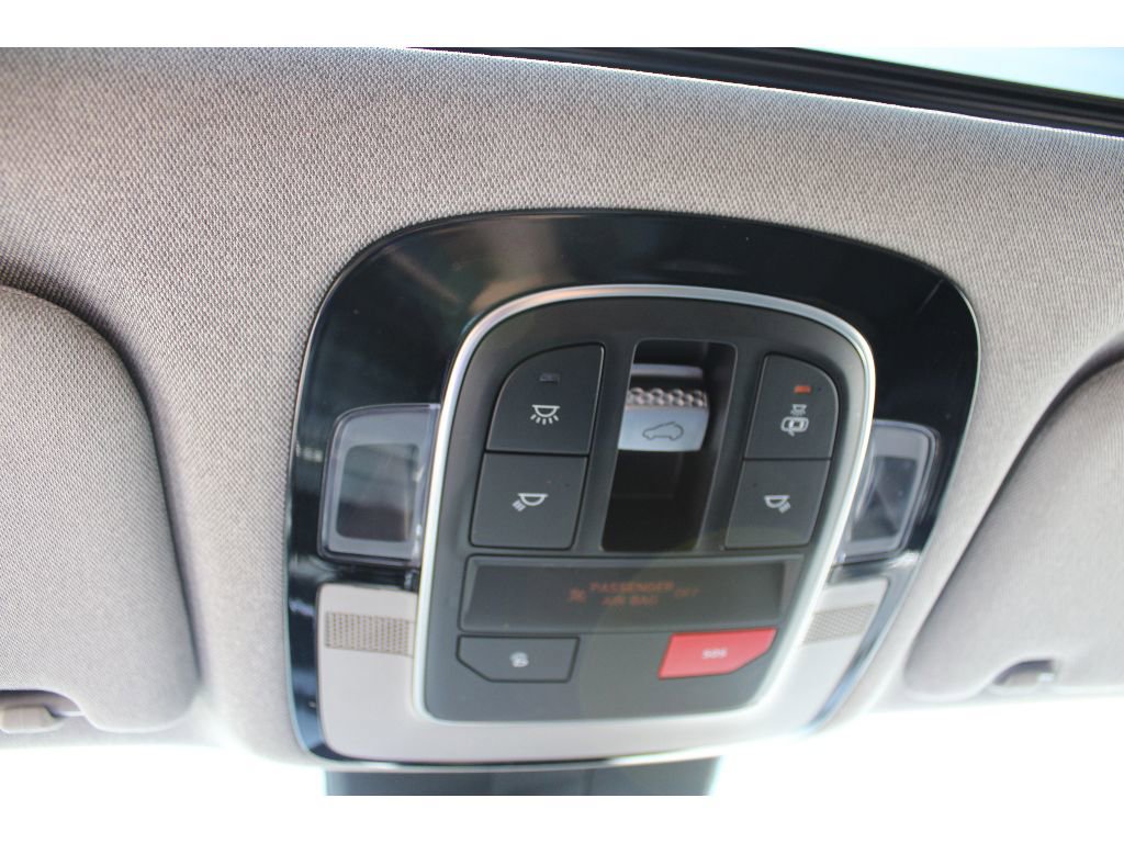 Used 2023 Hyundai Santa Fe Limited image 36