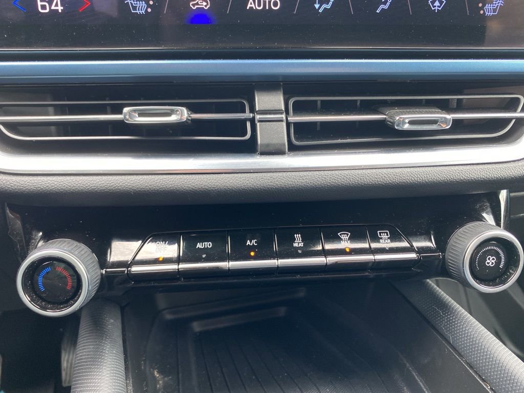 Used 2024 Chevrolet Equinox EV LT image 24