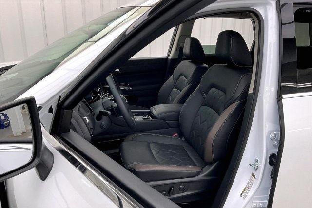 Used 2026 Nissan Pathfinder Platinum AWD/4WD image 8