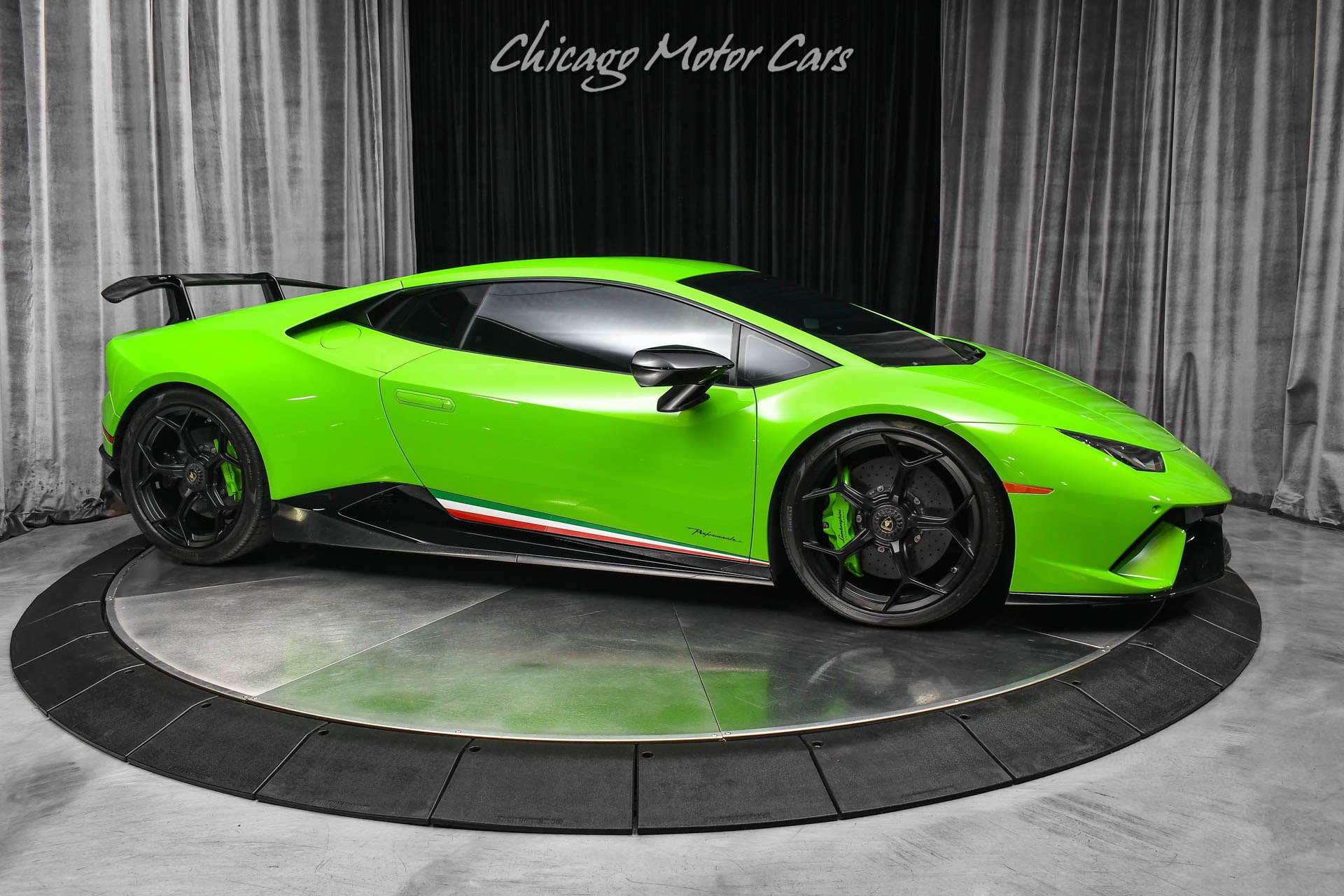 Used 2018 Lamborghini Huracan Performante AWD/4WD image 6