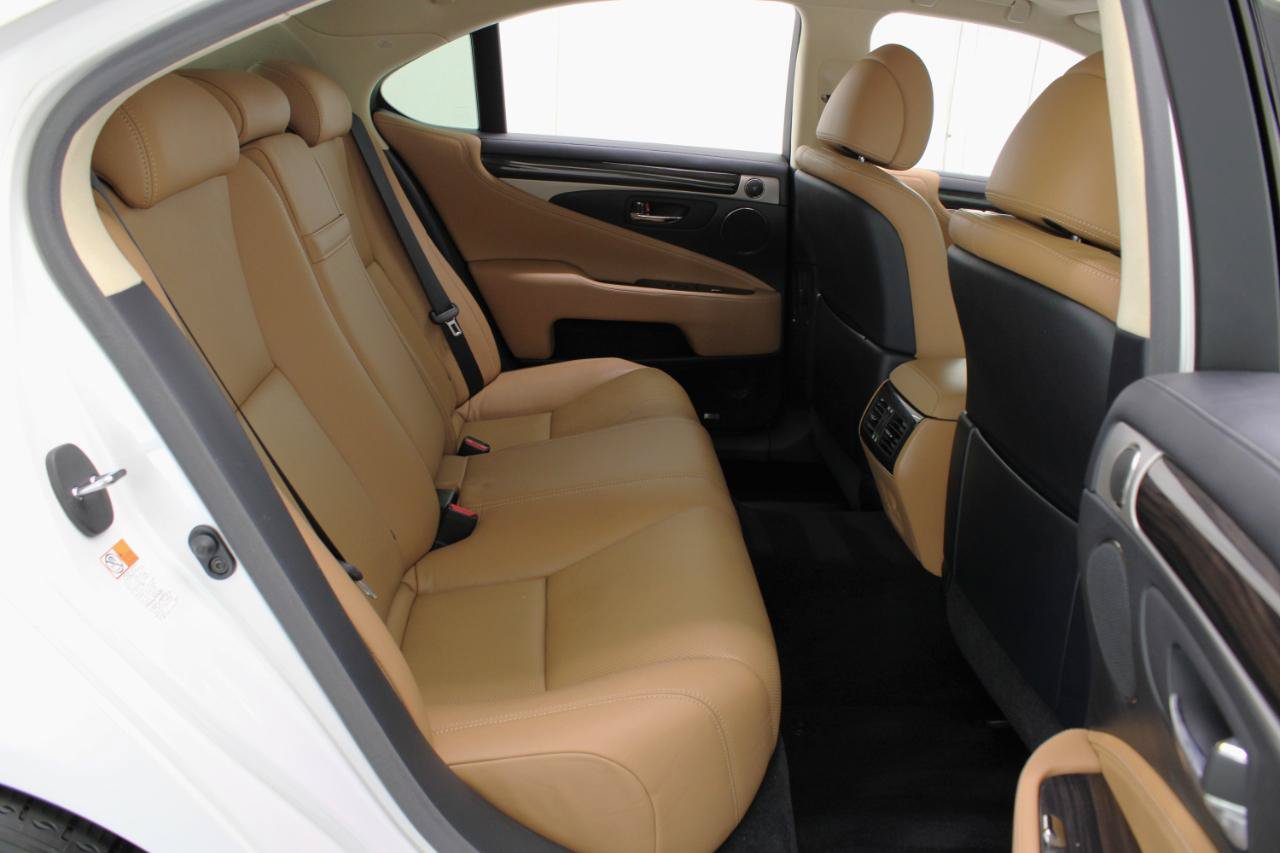 Used 2017 Lexus LS 460 w/ Comfort Package RWD image 44