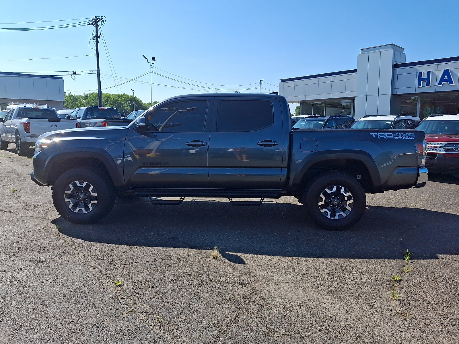 Used 2022 Toyota Tacoma TRD Off-Road AWD/4WD image 4