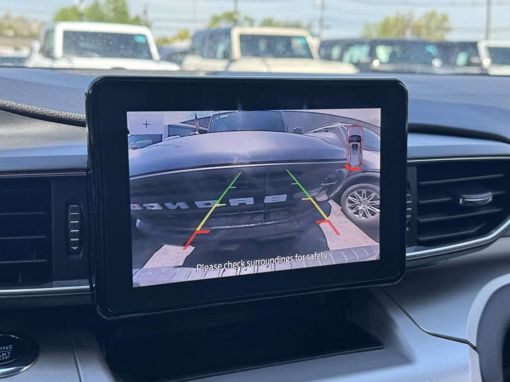 Used 2022 Ford Explorer XLT w/ Equipment Group 202A AWD/4WD image 14