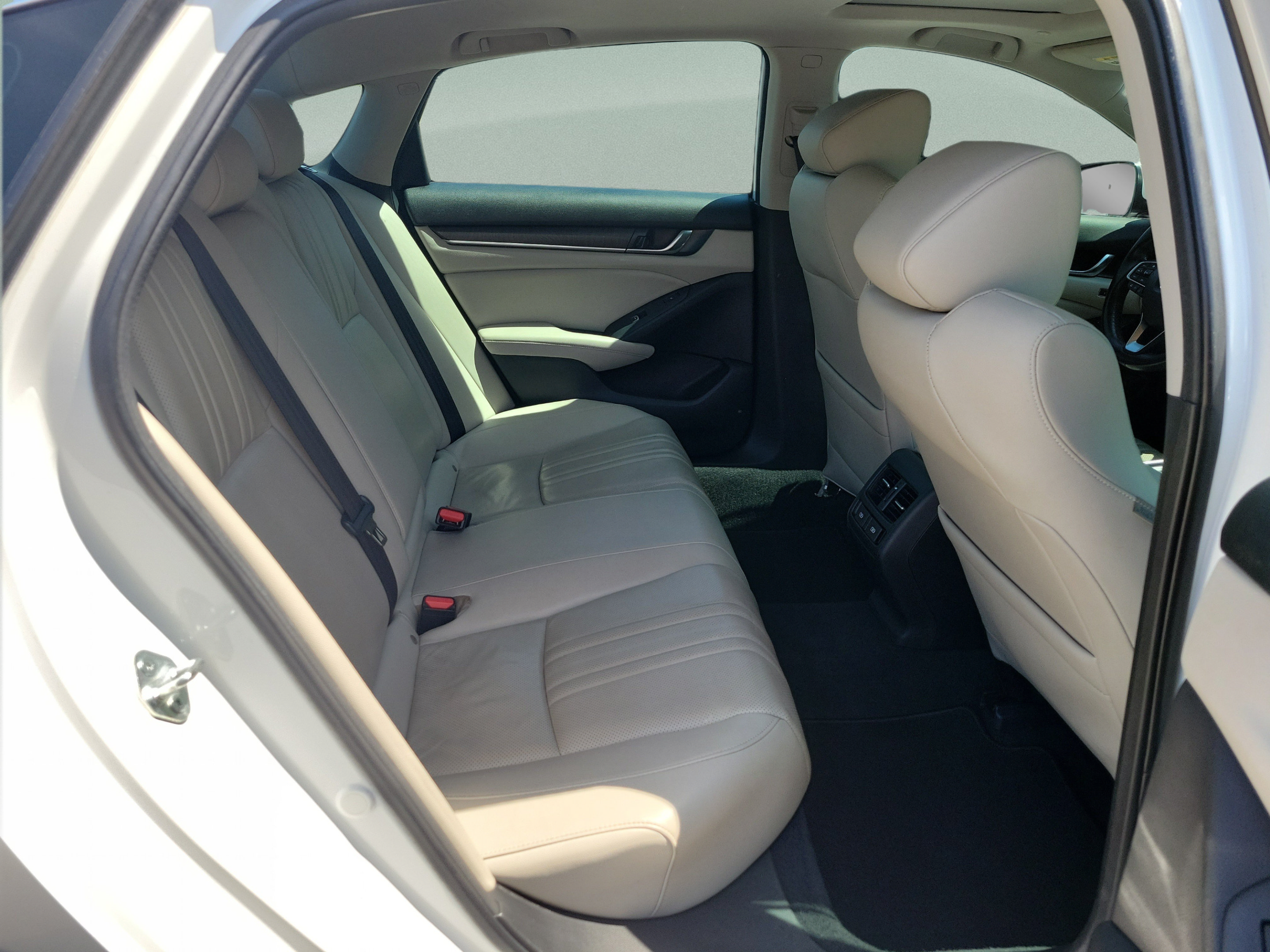 Used 2022 Honda Accord Touring image 10