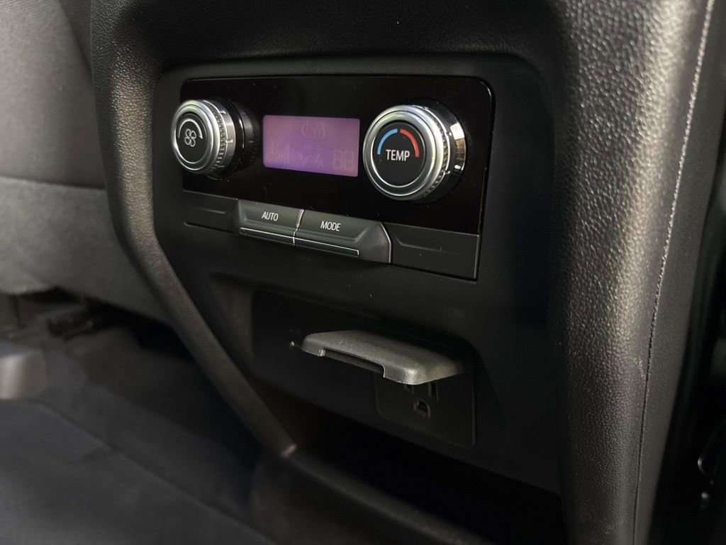 Used 2025 GMC Acadia Elevation image 18