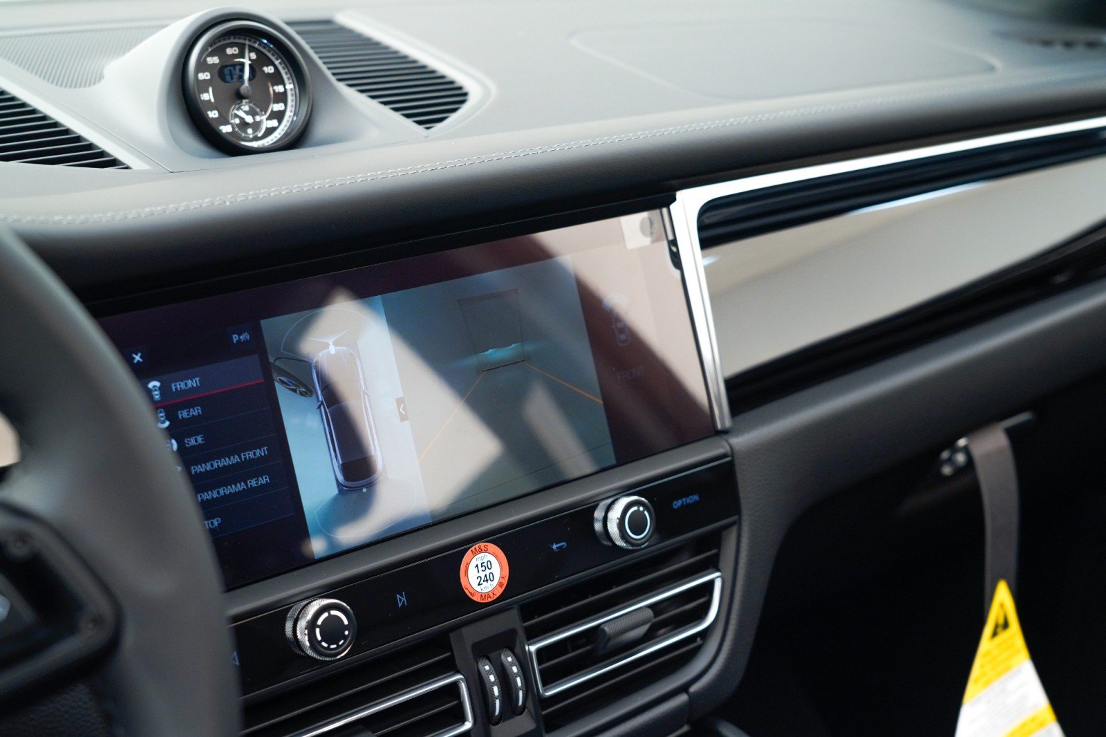 Certified 2026 Porsche Macan Turbo AWD/4WD image 25