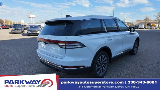 New 2027 Lincoln Aviator AWD image 8
