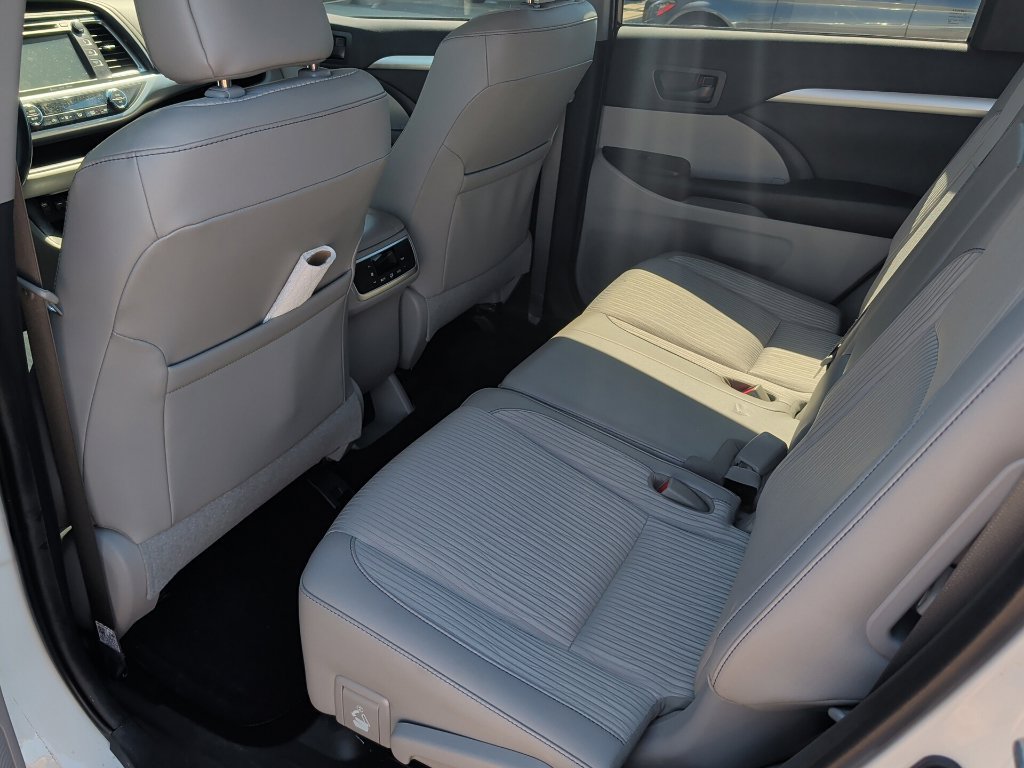 Used 2019 Toyota Highlander Plus FWD image 16