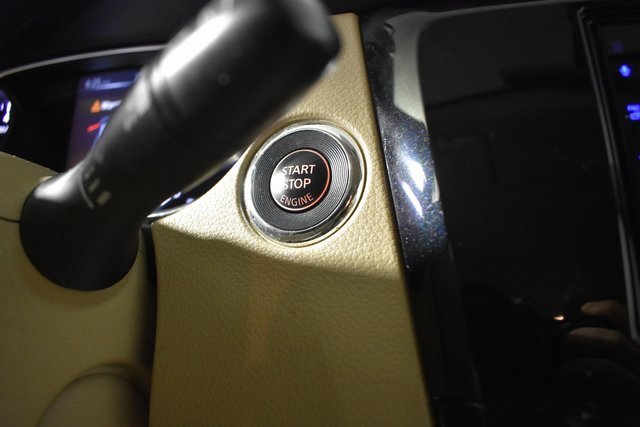 Used 2015 Nissan Rogue SV image 18