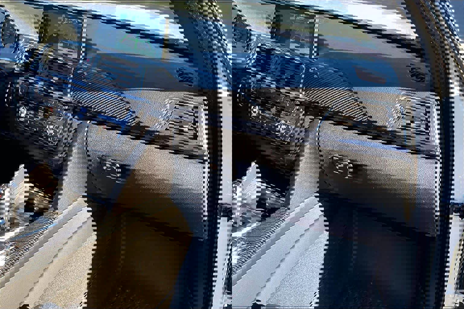 Used 2017 BMW M4 Convertible image 18