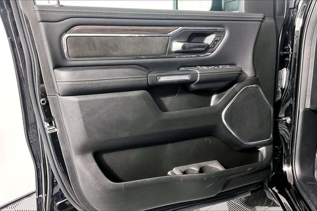 Used 2025 RAM 1500 Laramie AWD/4WD image 23
