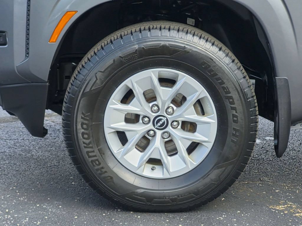 Used 2024 Nissan Frontier SV w/ Technology Package AWD/4WD image 9